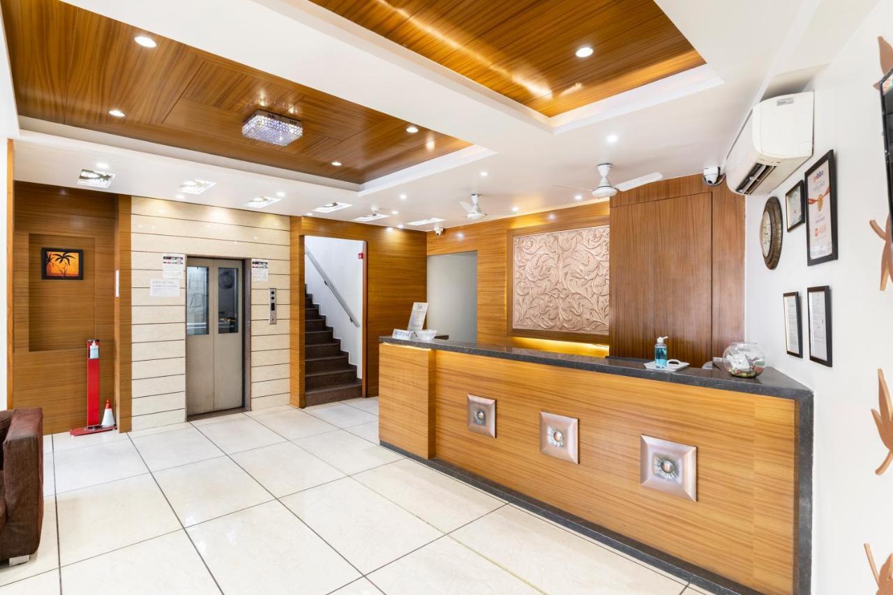 Hotel Ashish Ahmedabad Buitenkant foto