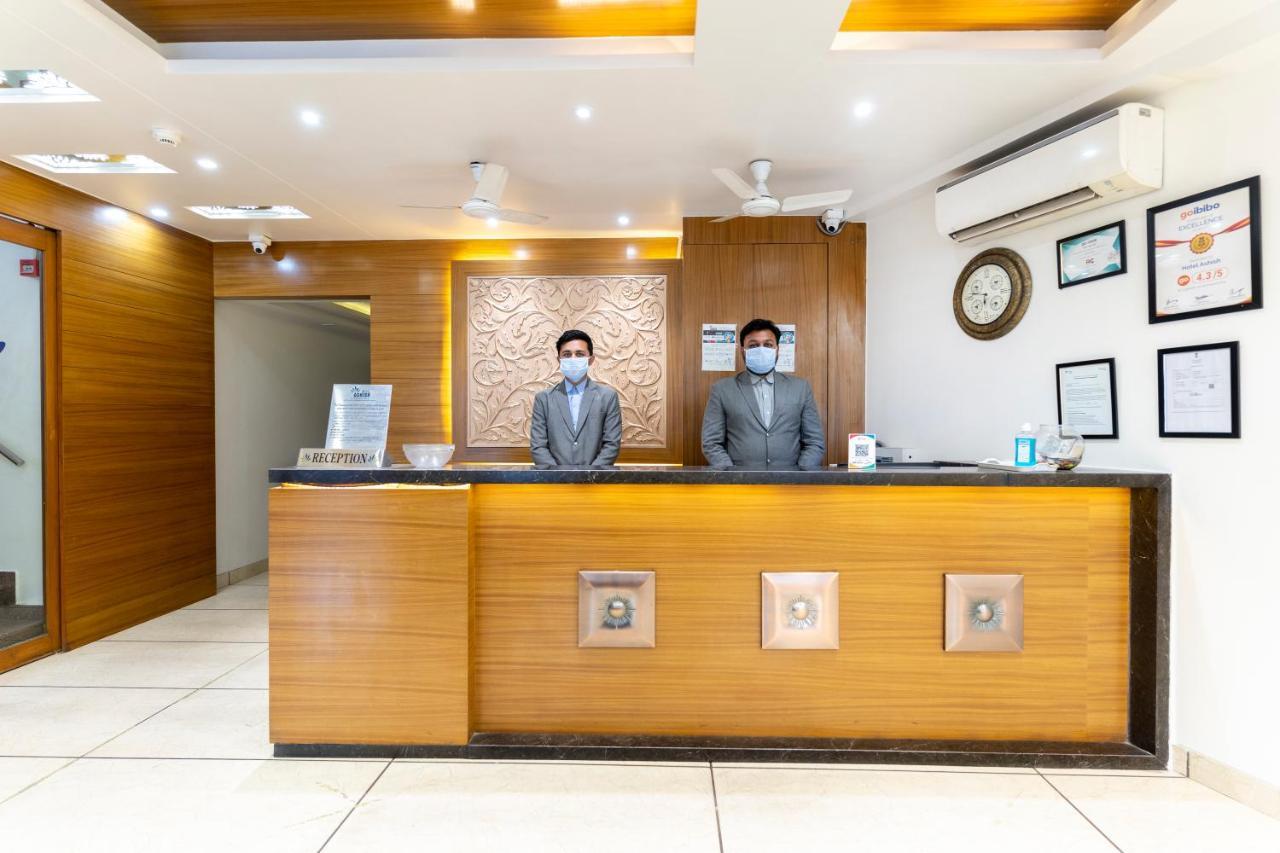 Hotel Ashish Ahmedabad Buitenkant foto