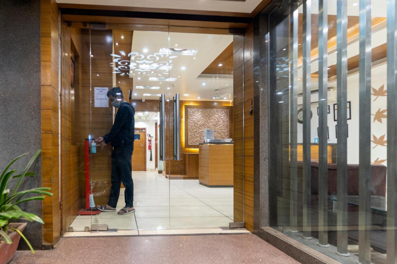 Hotel Ashish Ahmedabad Buitenkant foto
