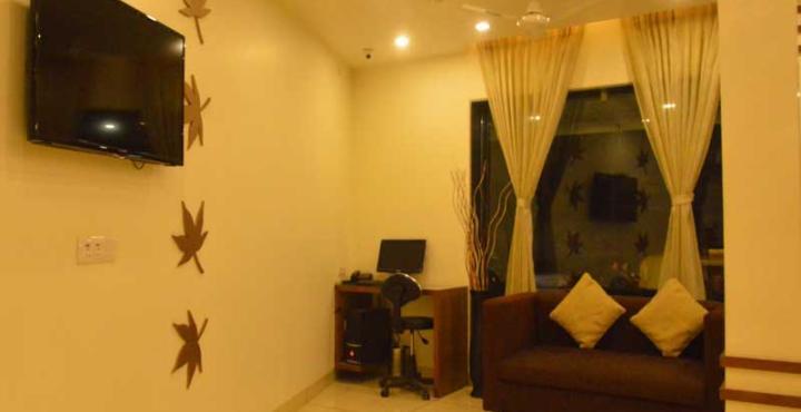 Hotel Ashish Ahmedabad Buitenkant foto