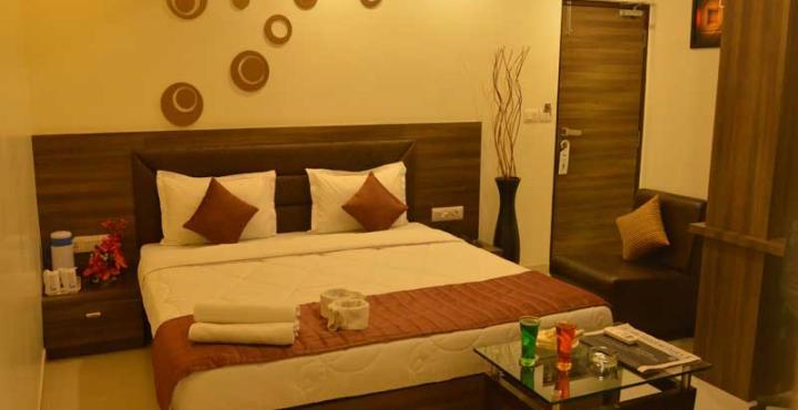 Hotel Ashish Ahmedabad Buitenkant foto